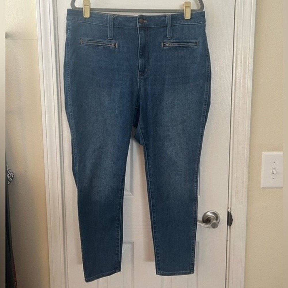 Madewell Roadtripper Jeans Medium Wash Zipper Pockets | Size: 33P